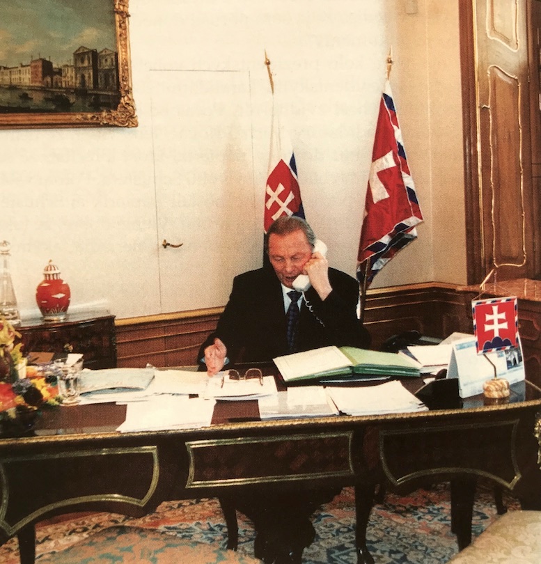 Obr.: Rudolf Schuster, prvý prezident Slovenskej repulbiky volený priamo občanmi